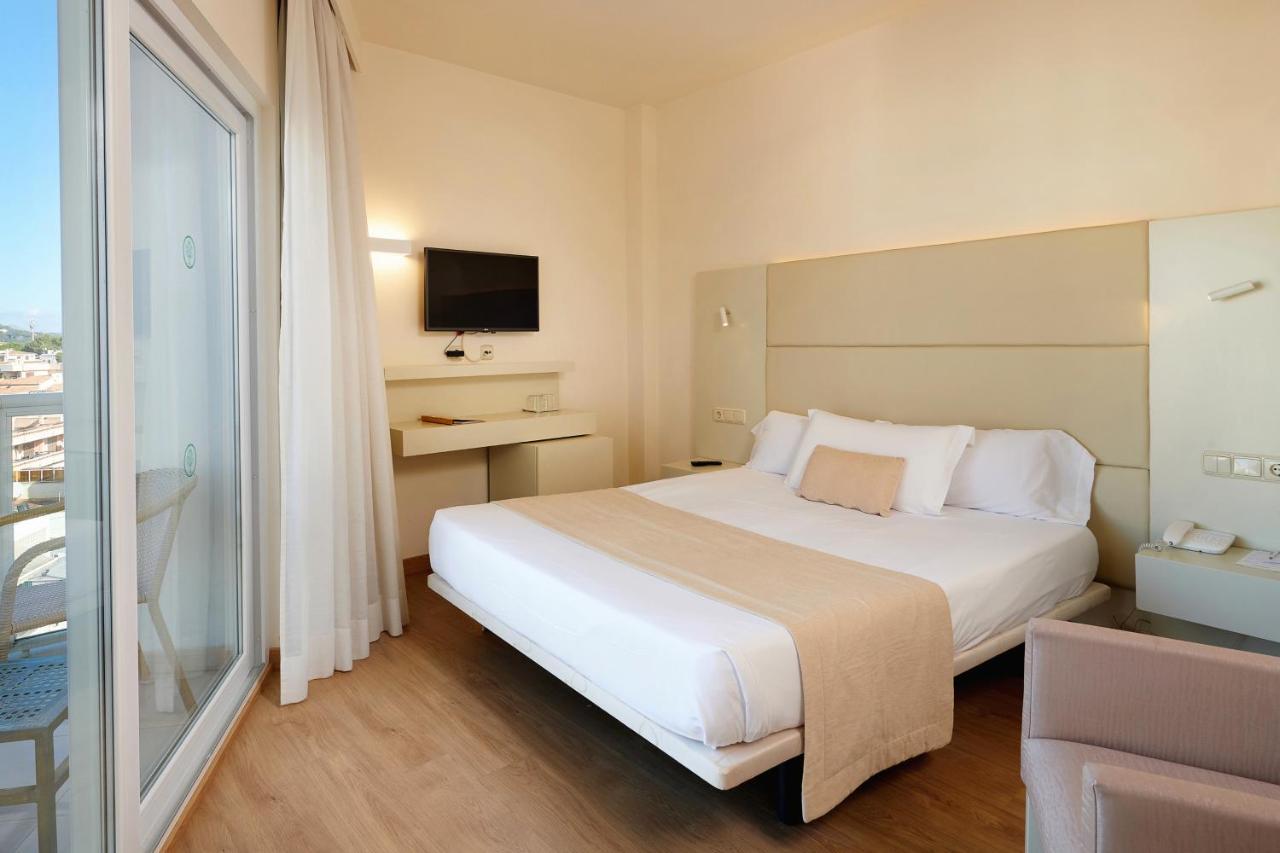 Hotel Sabina 칼라 미요르 객실 사진