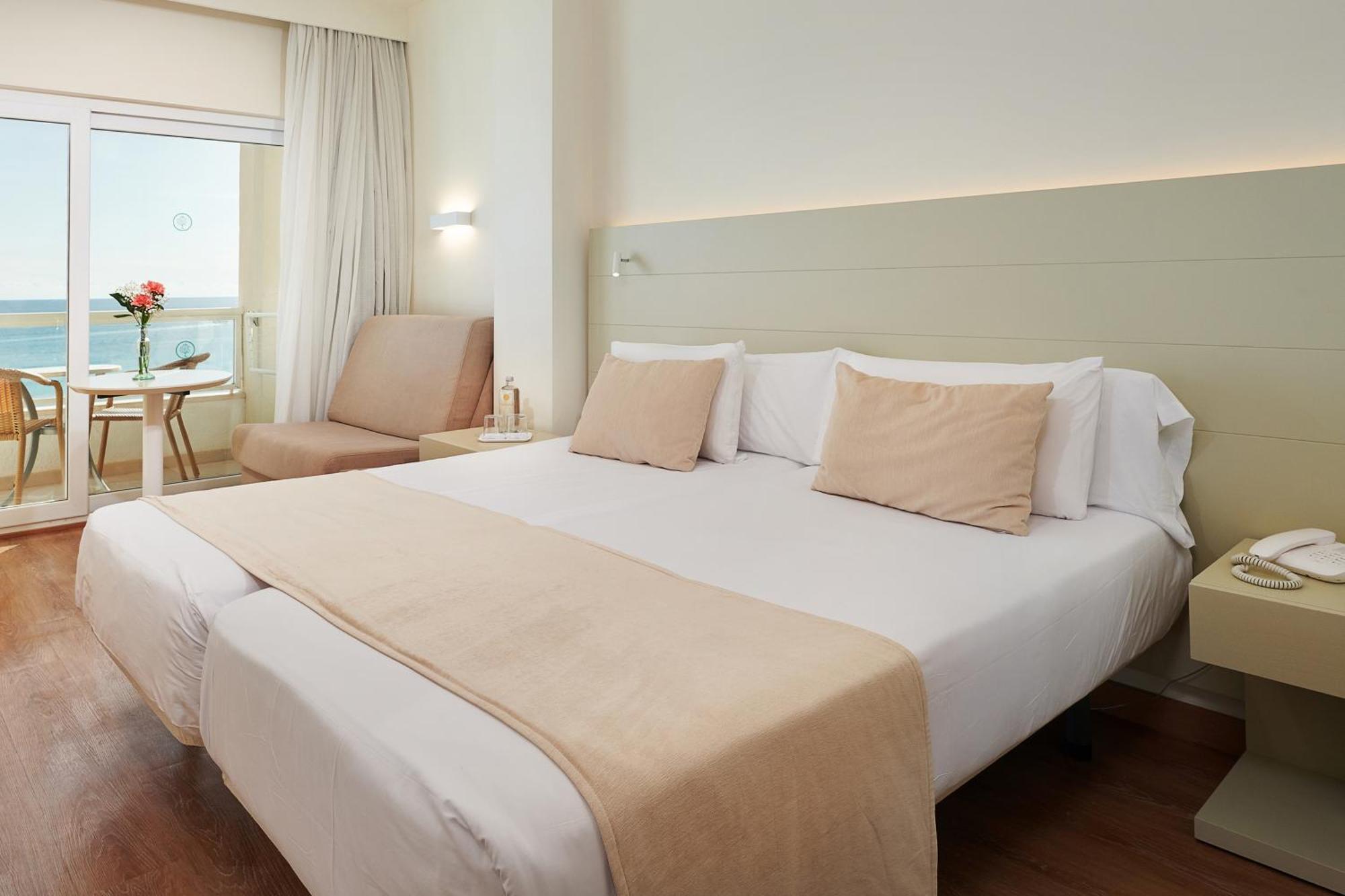 Hotel Sabina 칼라 미요르 객실 사진