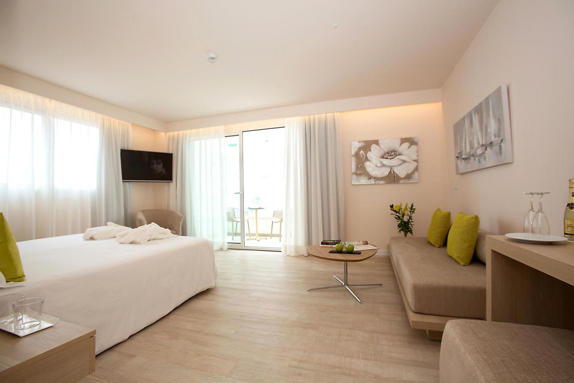 Hotel Sabina 칼라 미요르 객실 사진
